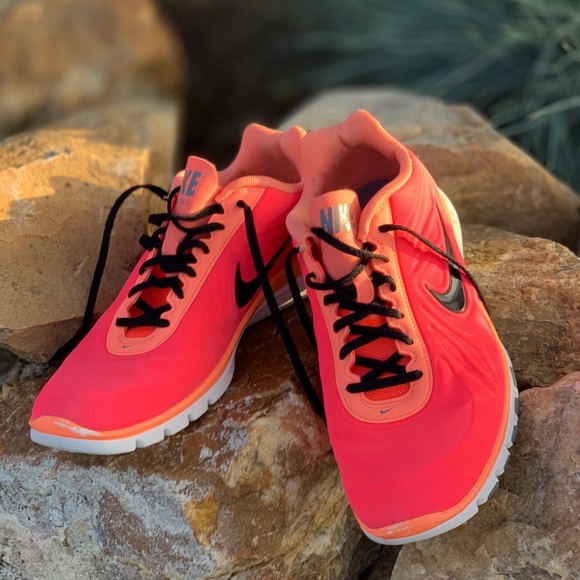 Nike Shoes - Nike training shoes size 8.5-barely worn